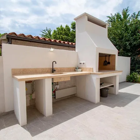 Villa Beautiful Rosarol Ližnjan