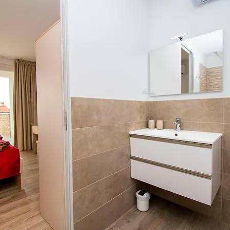 Beautiful Rosarol Ližnjan