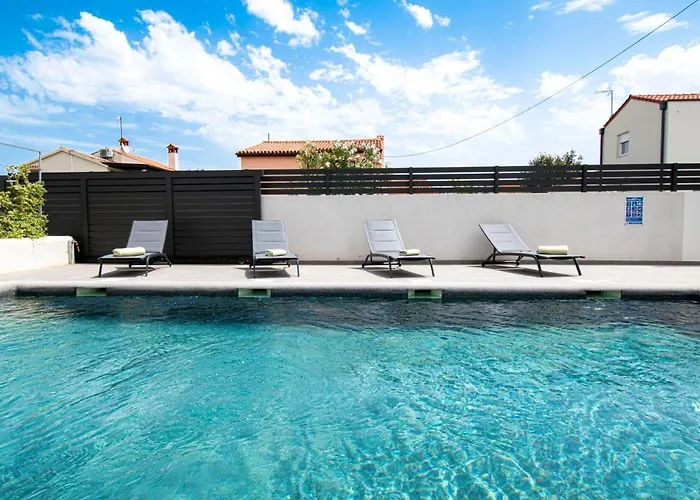 빌라 Beautiful Rosarol Ližnjan