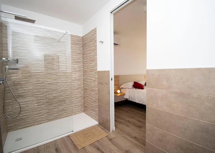 Villa Modern Rosarol By Istrabook