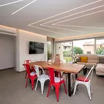 ヴィラ Modern Rosarol By Istrabook
