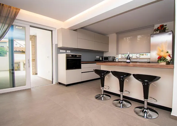 Βίλα Beautiful Rosarol Ližnjan